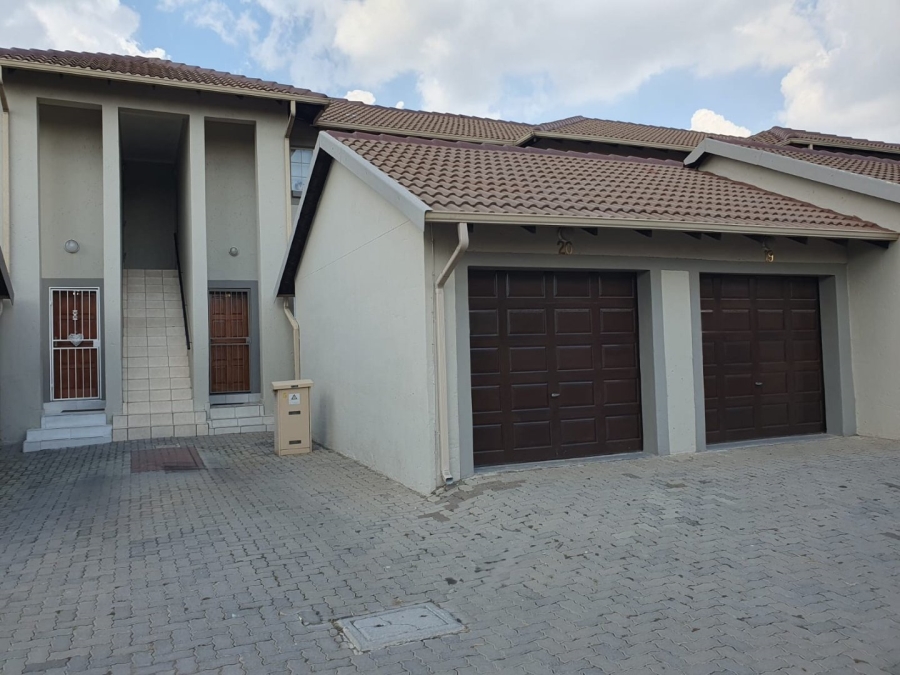 To Let 2 Bedroom Property for Rent in Greenstone Hill Gauteng