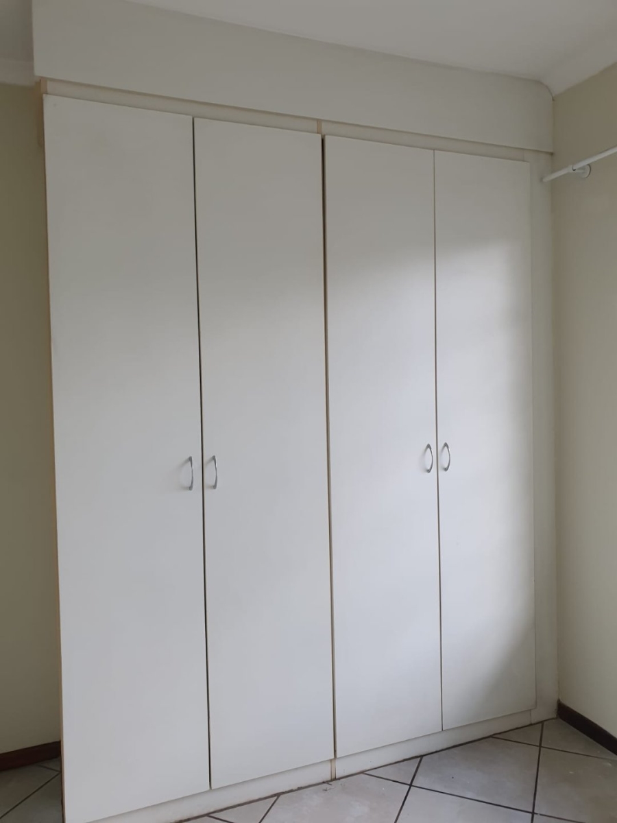 To Let 2 Bedroom Property for Rent in Greenstone Hill Gauteng