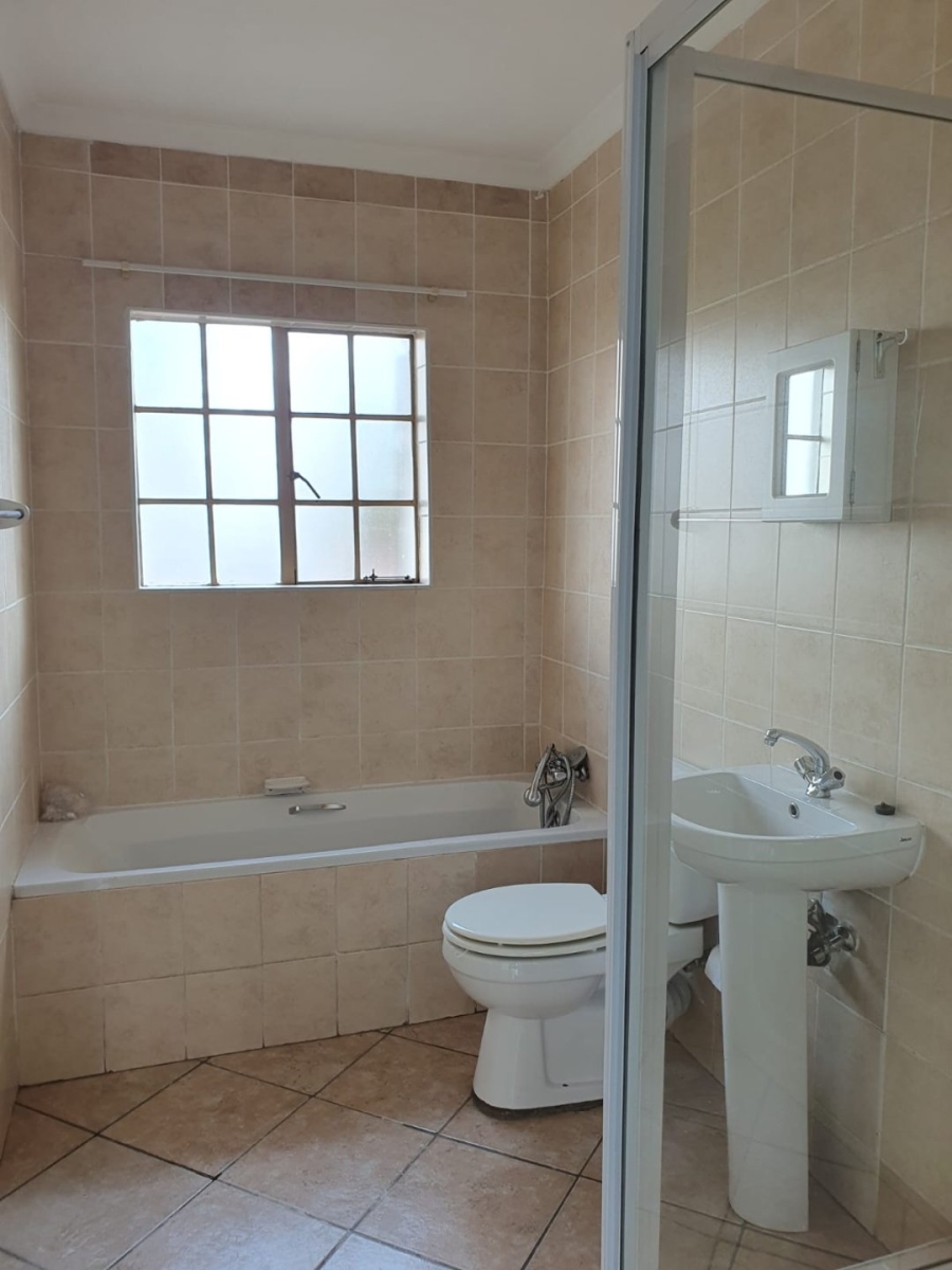 To Let 2 Bedroom Property for Rent in Greenstone Hill Gauteng