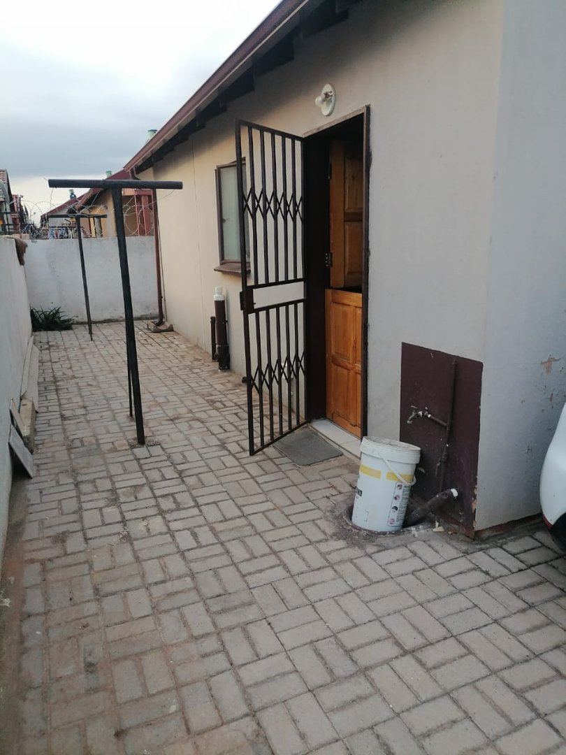 To Let 2 Bedroom Property for Rent in Soshanguve VV Gauteng
