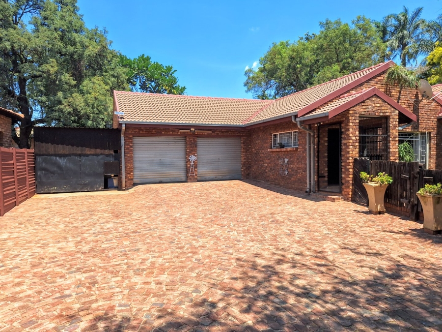 3 Bedroom Property for Sale in The Orchards Gauteng