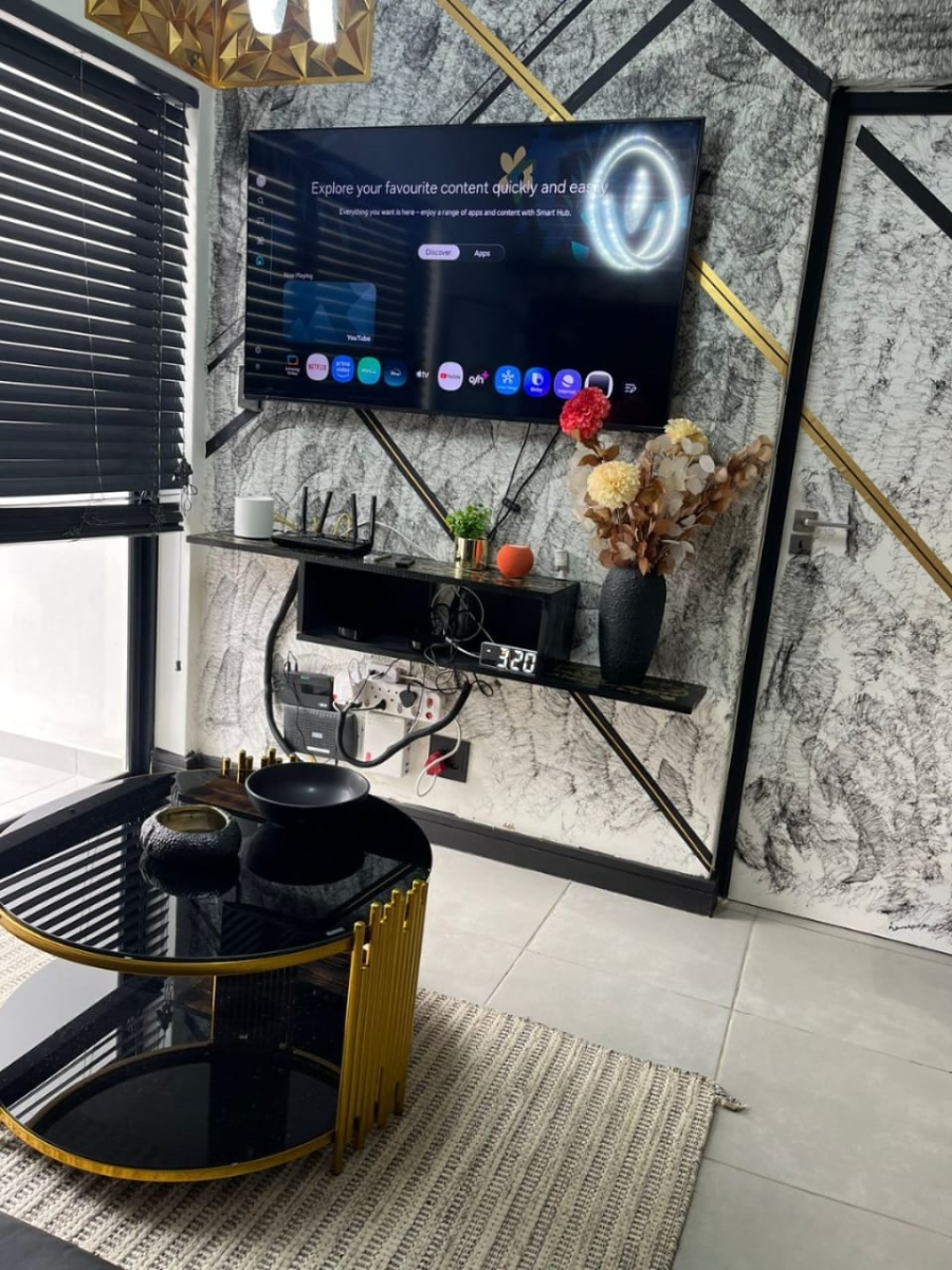 1 Bedroom Property for Sale in Waterfall Gauteng