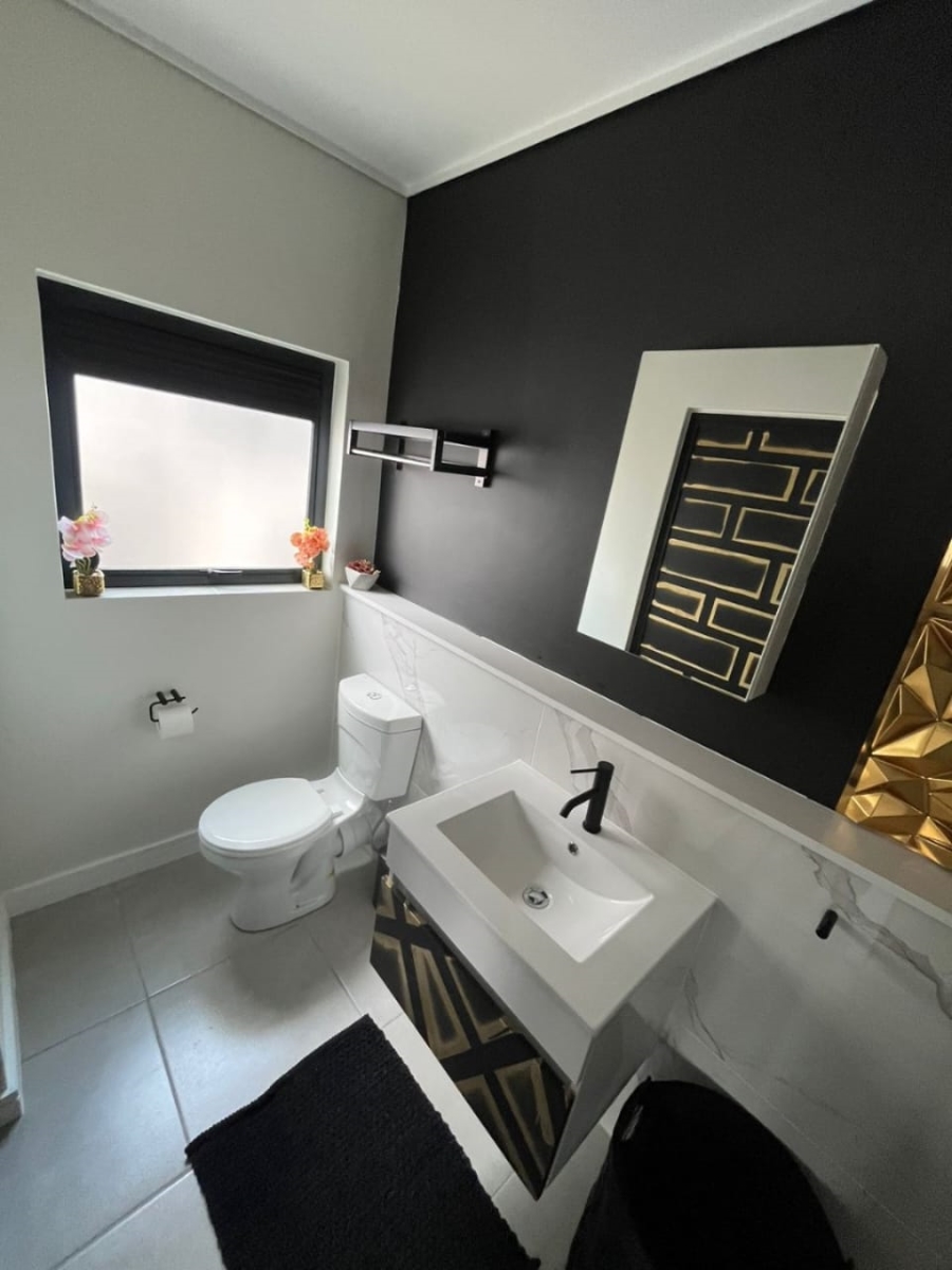 1 Bedroom Property for Sale in Waterfall Gauteng