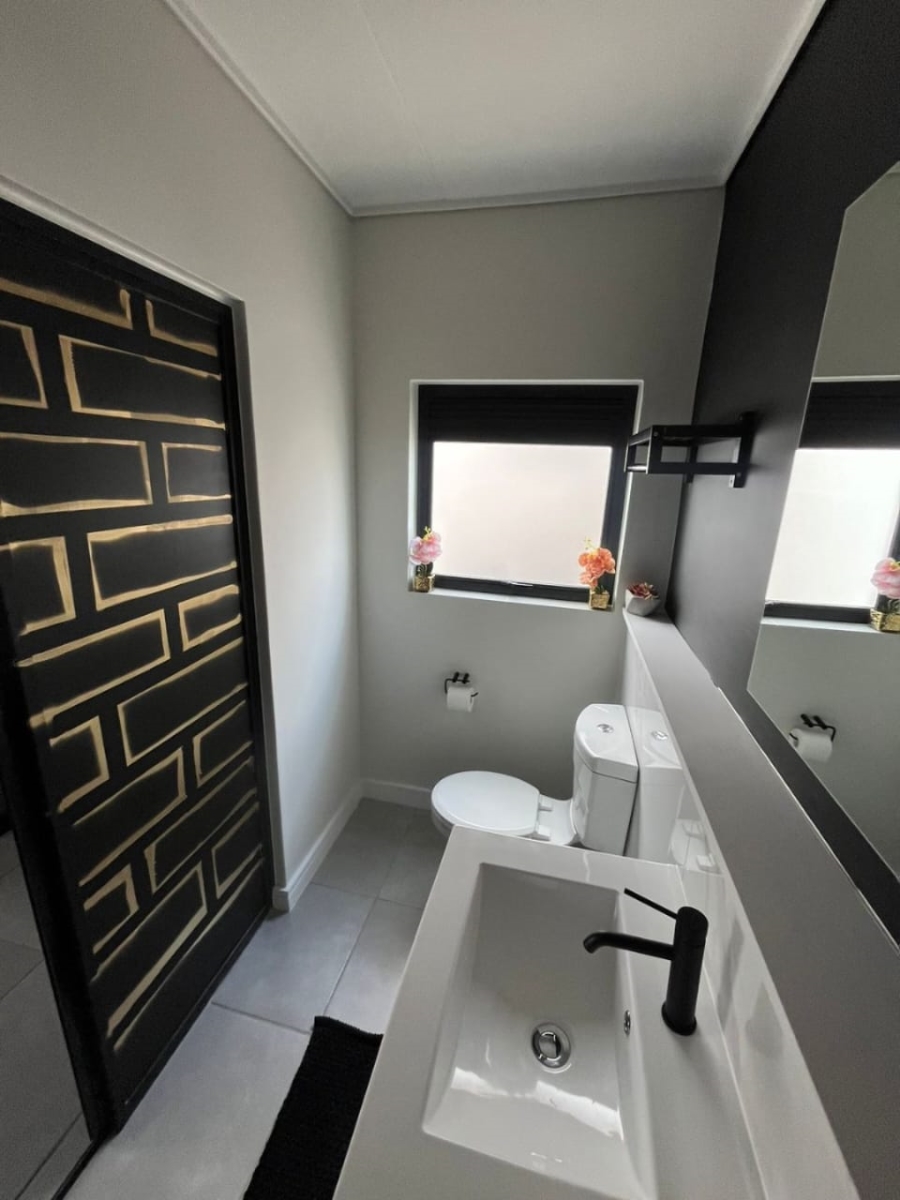 1 Bedroom Property for Sale in Waterfall Gauteng