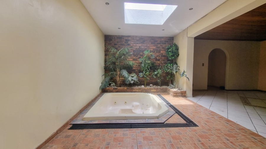 3 Bedroom Property for Sale in Falcon Ridge Gauteng