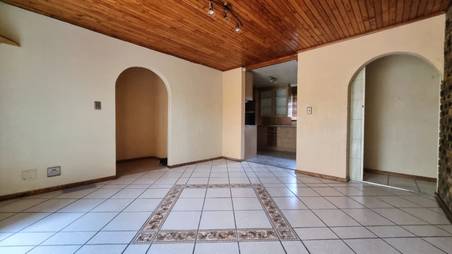 3 Bedroom Property for Sale in Falcon Ridge Gauteng