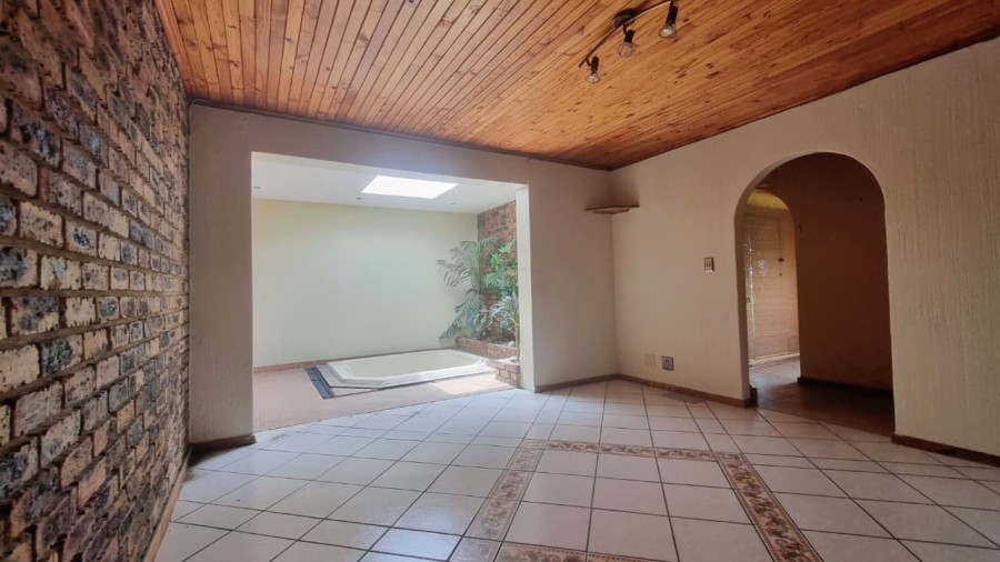 3 Bedroom Property for Sale in Falcon Ridge Gauteng
