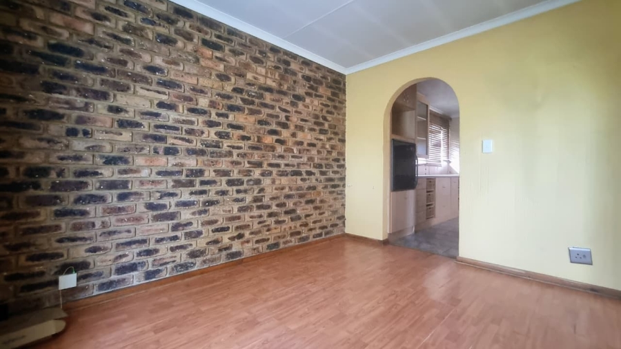 3 Bedroom Property for Sale in Falcon Ridge Gauteng