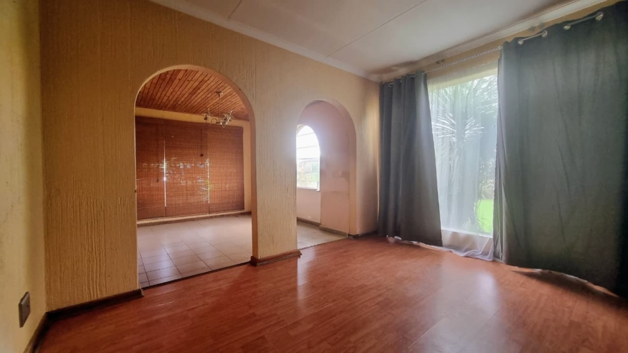 3 Bedroom Property for Sale in Falcon Ridge Gauteng