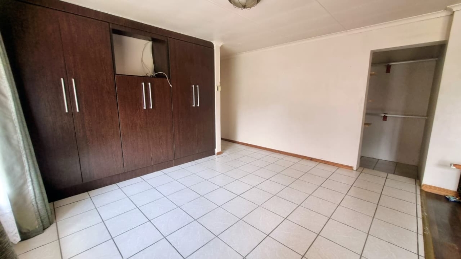 3 Bedroom Property for Sale in Falcon Ridge Gauteng