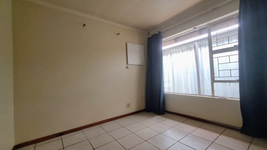3 Bedroom Property for Sale in Falcon Ridge Gauteng