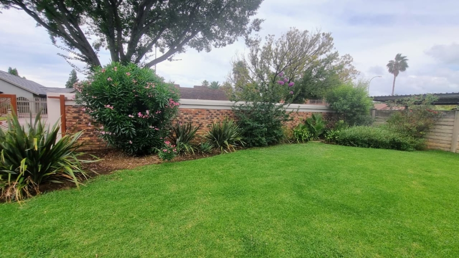 3 Bedroom Property for Sale in Falcon Ridge Gauteng