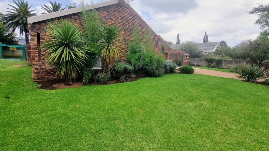 3 Bedroom Property for Sale in Falcon Ridge Gauteng