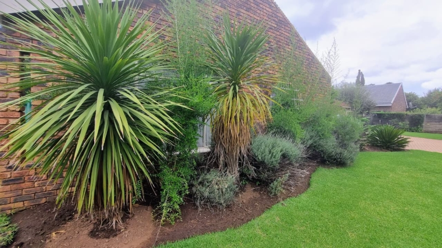 3 Bedroom Property for Sale in Falcon Ridge Gauteng