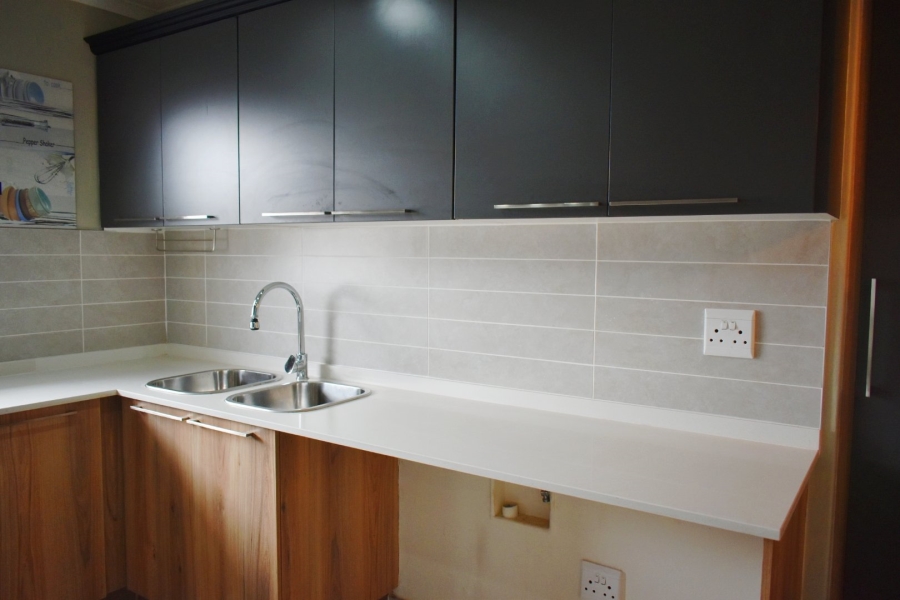 3 Bedroom Property for Sale in Louwlardia Gauteng