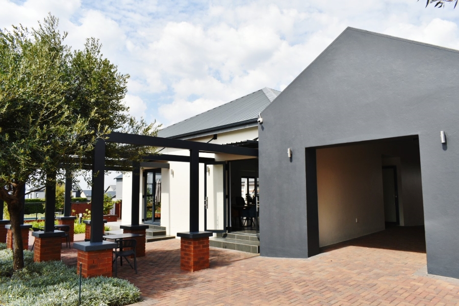 3 Bedroom Property for Sale in Louwlardia Gauteng