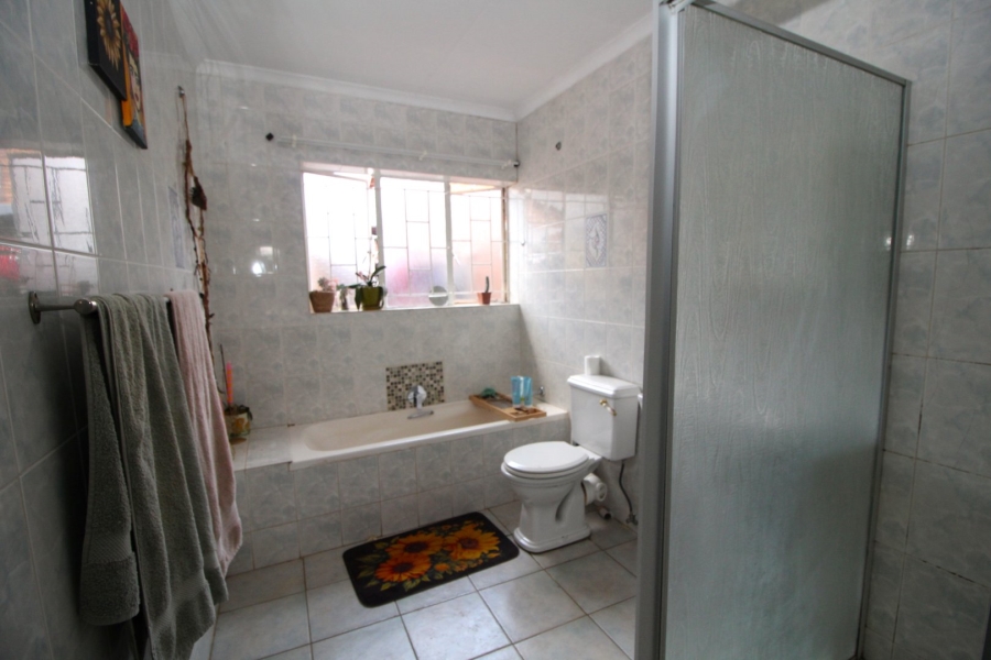 To Let 3 Bedroom Property for Rent in Rooihuiskraal North Gauteng