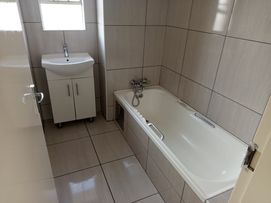3 Bedroom Property for Sale in Vorna Valley Gauteng