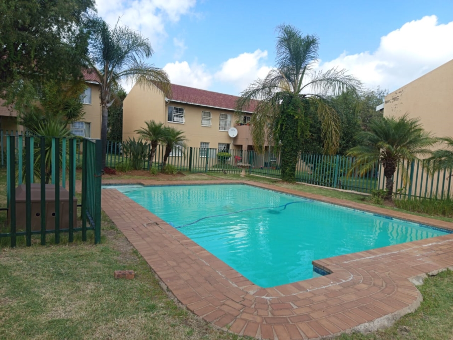 3 Bedroom Property for Sale in Vorna Valley Gauteng