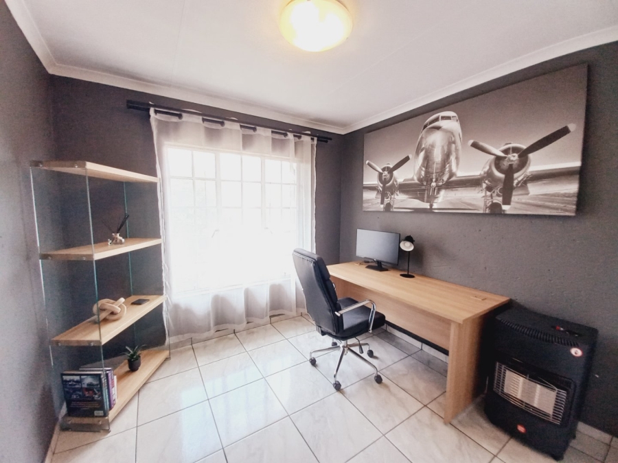 2 Bedroom Property for Sale in Eden Glen Gauteng