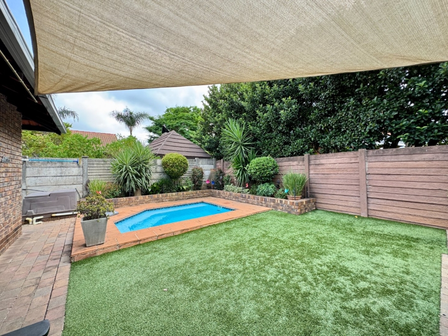 3 Bedroom Property for Sale in Pierre Van Ryneveld Gauteng