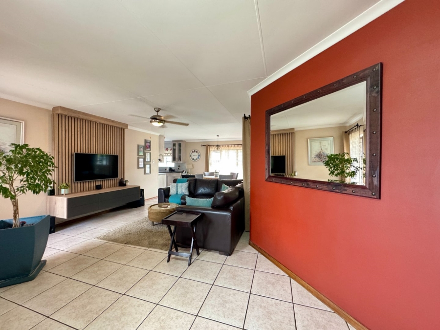 3 Bedroom Property for Sale in Pierre Van Ryneveld Gauteng