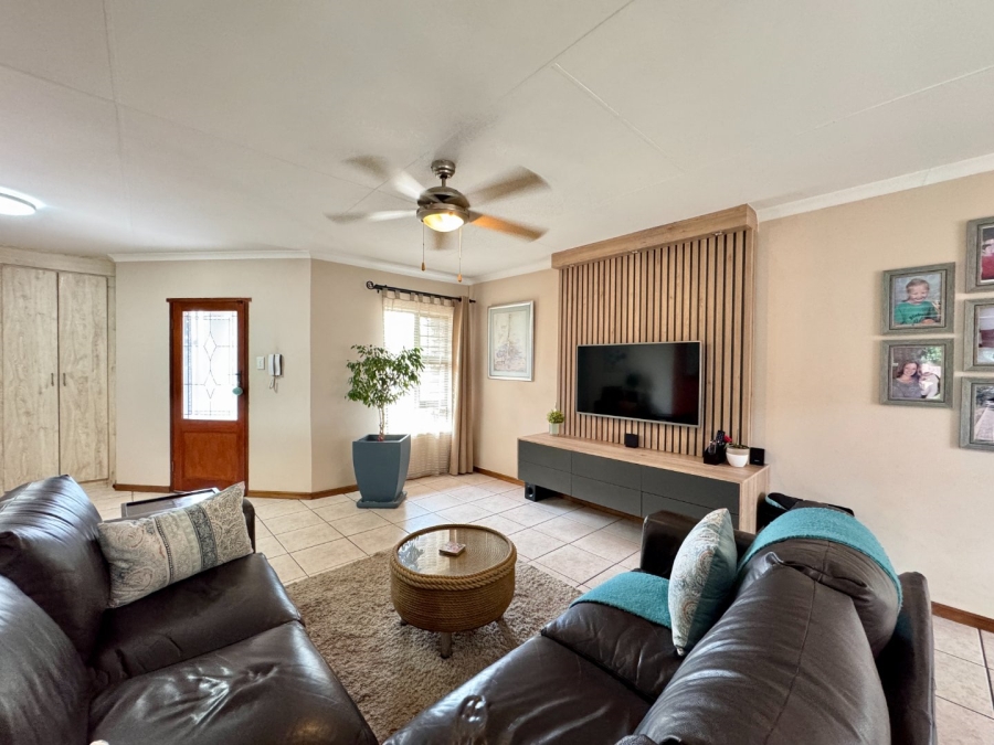 3 Bedroom Property for Sale in Pierre Van Ryneveld Gauteng