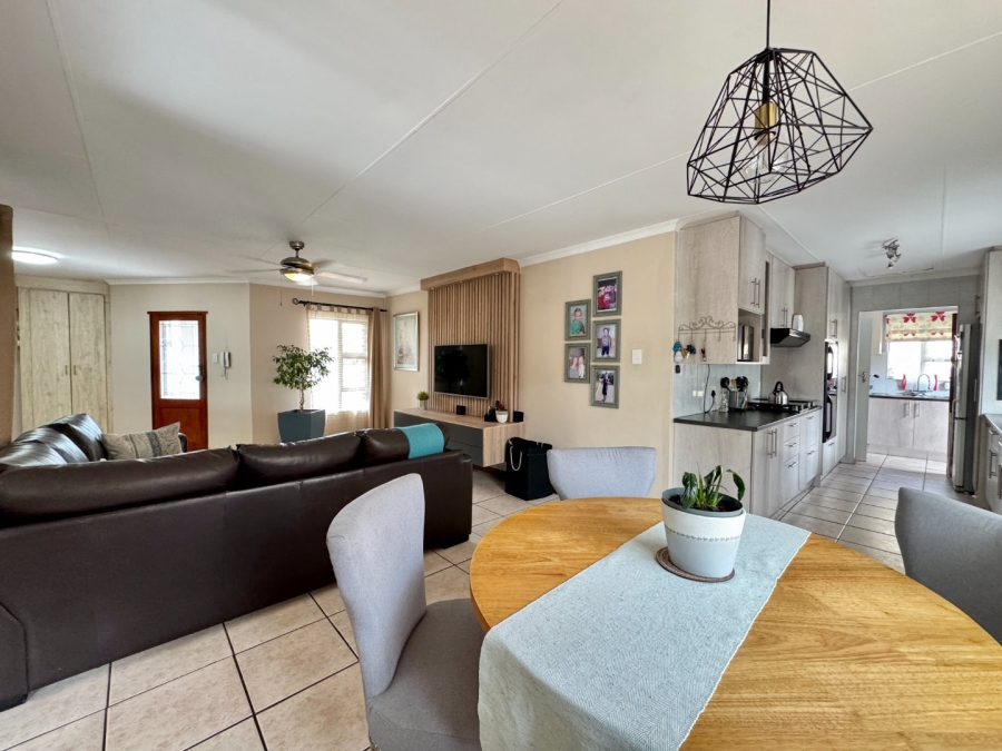 3 Bedroom Property for Sale in Pierre Van Ryneveld Gauteng