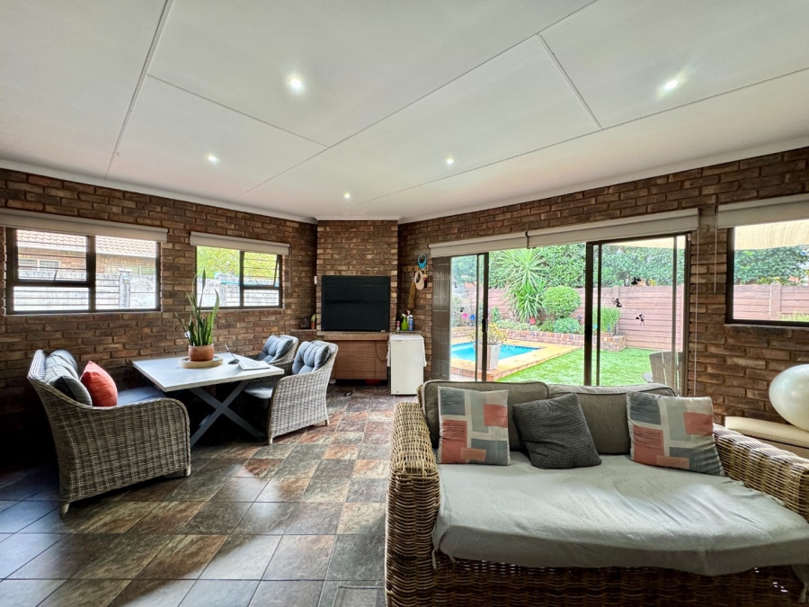 3 Bedroom Property for Sale in Pierre Van Ryneveld Gauteng