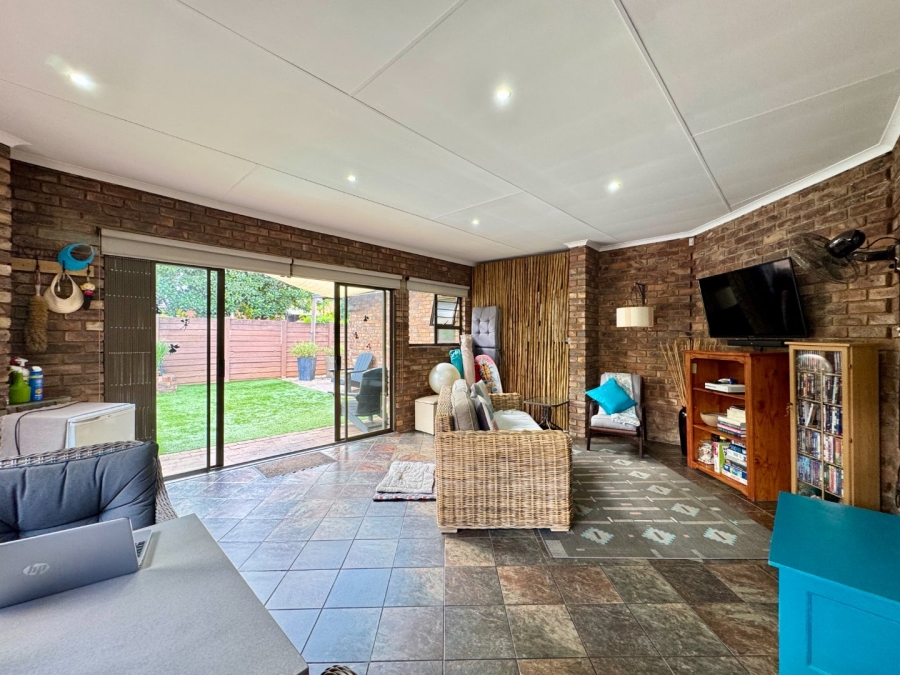 3 Bedroom Property for Sale in Pierre Van Ryneveld Gauteng