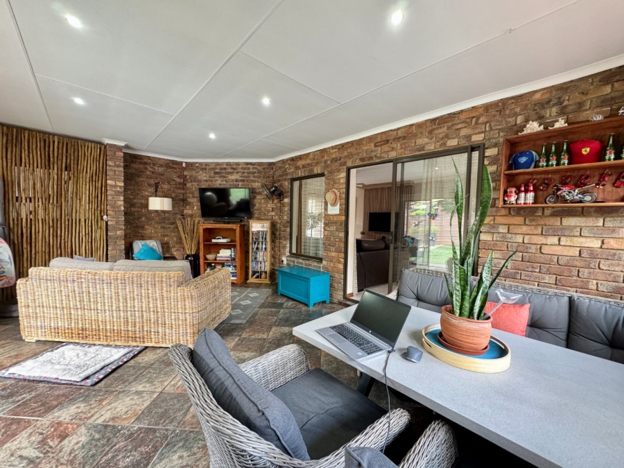 3 Bedroom Property for Sale in Pierre Van Ryneveld Gauteng