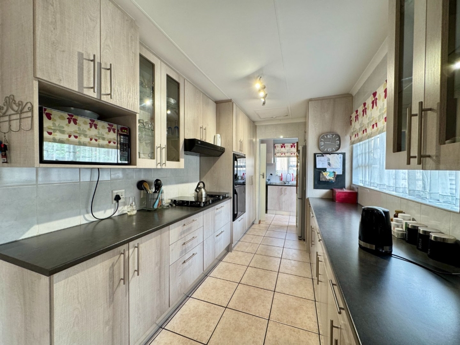 3 Bedroom Property for Sale in Pierre Van Ryneveld Gauteng