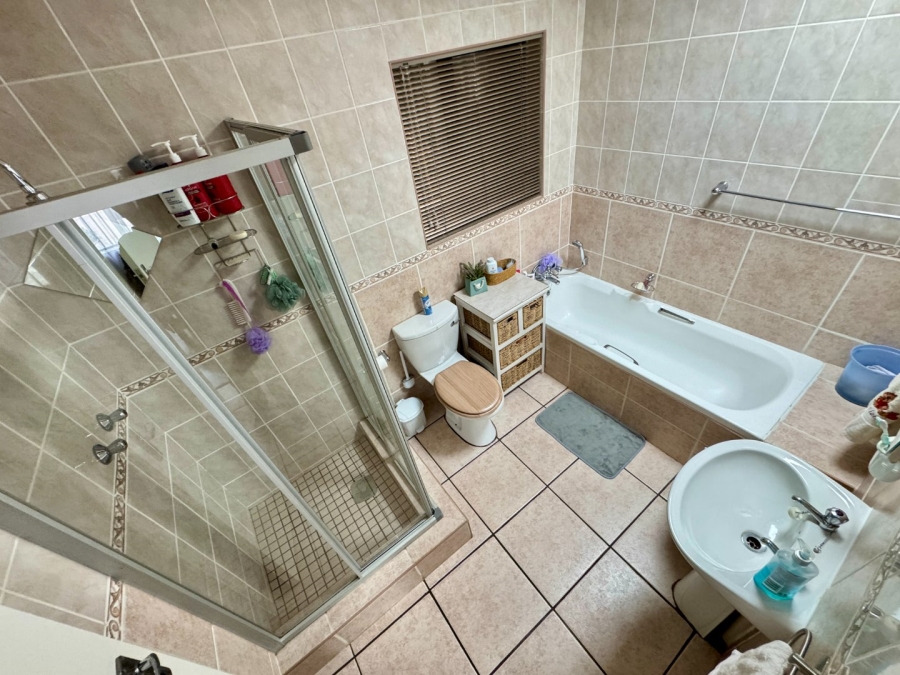 3 Bedroom Property for Sale in Pierre Van Ryneveld Gauteng