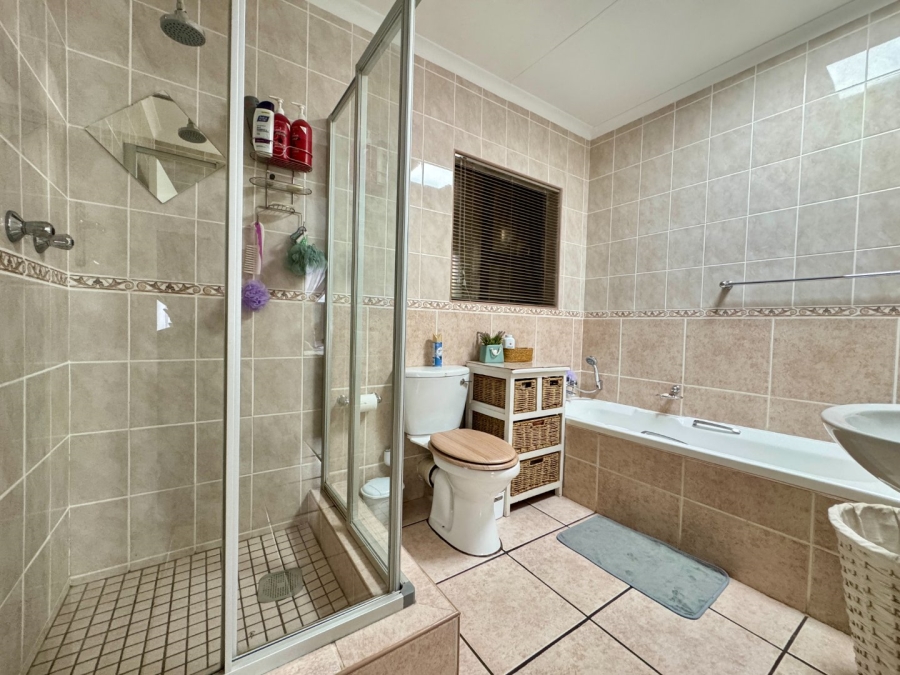 3 Bedroom Property for Sale in Pierre Van Ryneveld Gauteng