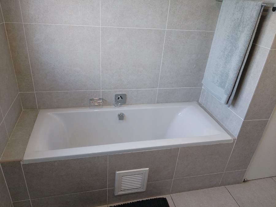 3 Bedroom Property for Sale in Greenstone Crest Gauteng