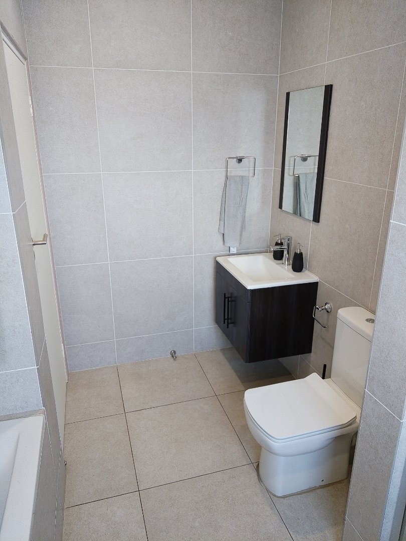 3 Bedroom Property for Sale in Greenstone Crest Gauteng