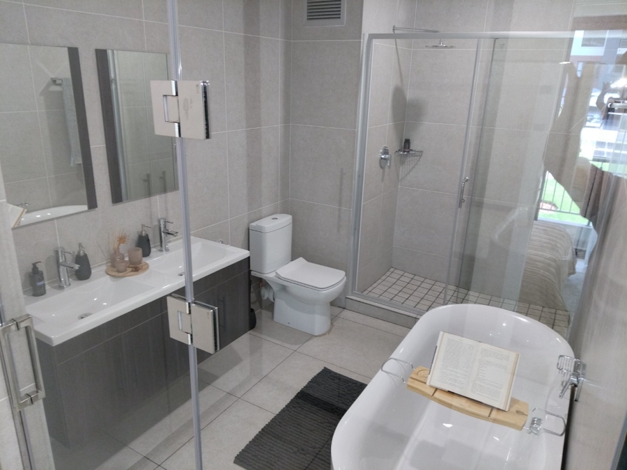 3 Bedroom Property for Sale in Greenstone Crest Gauteng