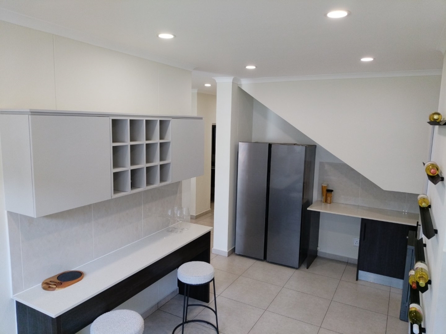 3 Bedroom Property for Sale in Greenstone Crest Gauteng