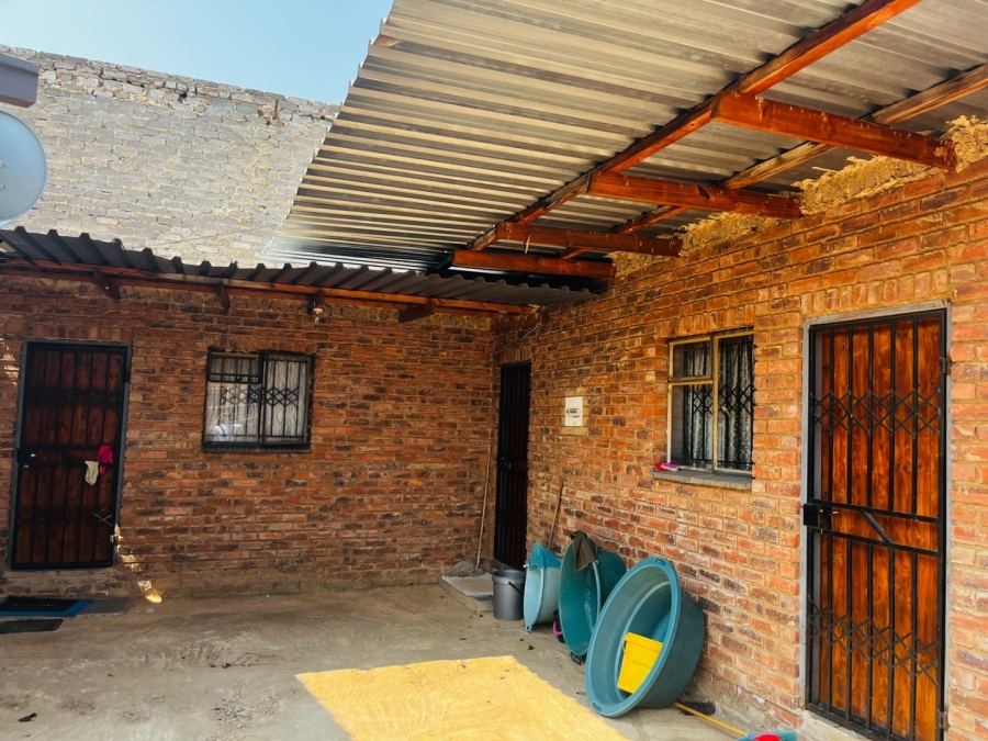 5 Bedroom Property for Sale in Maokeng Gauteng