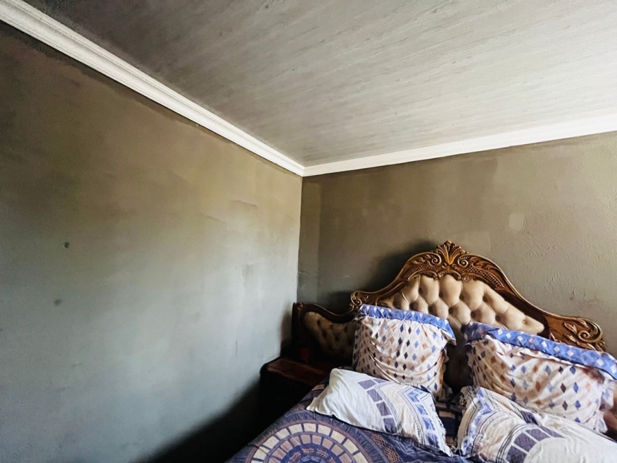 5 Bedroom Property for Sale in Maokeng Gauteng