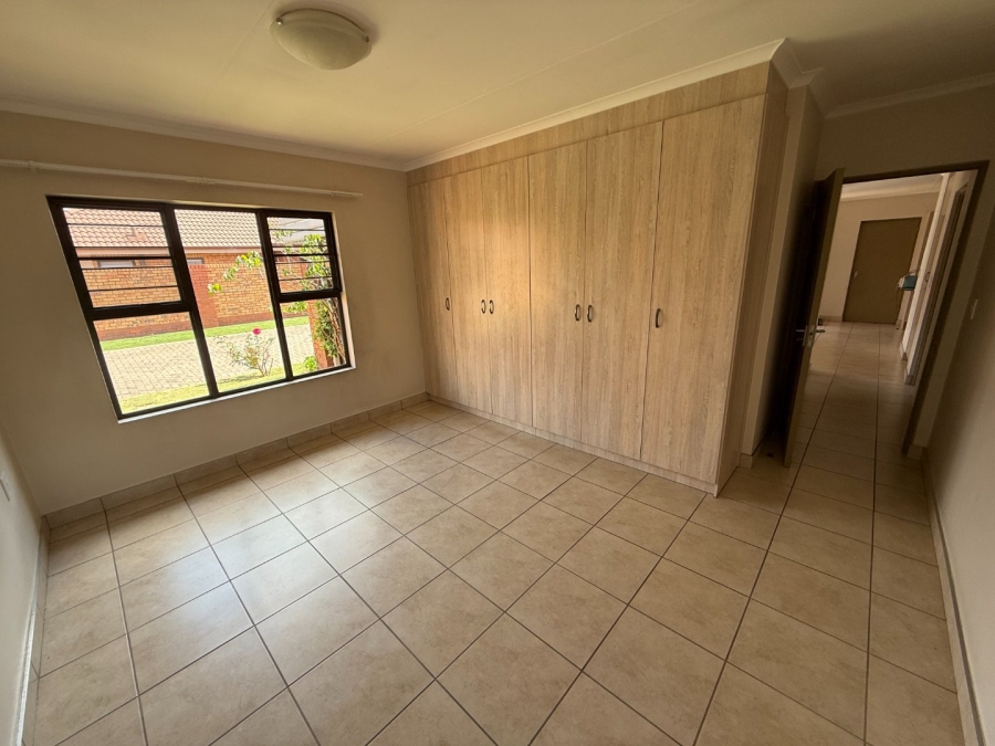 2 Bedroom Property for Sale in Eldoraigne Gauteng