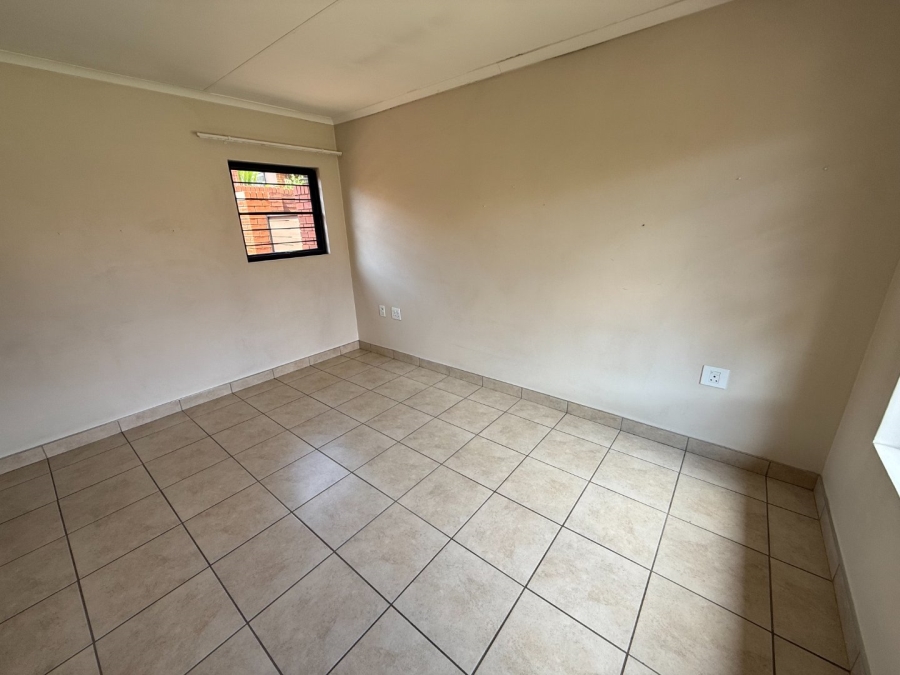 2 Bedroom Property for Sale in Eldoraigne Gauteng