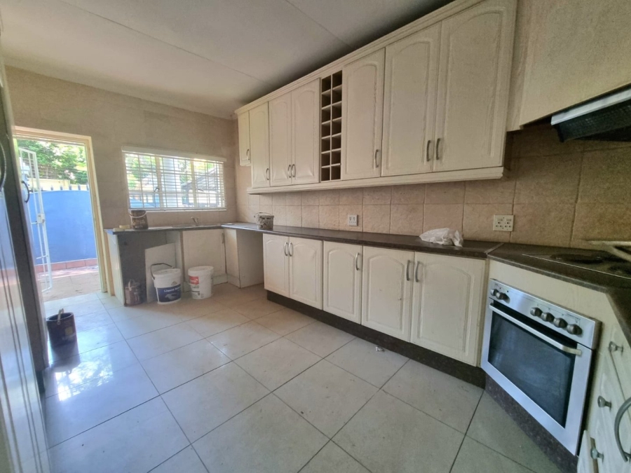 To Let 4 Bedroom Property for Rent in Saxonwold Gauteng