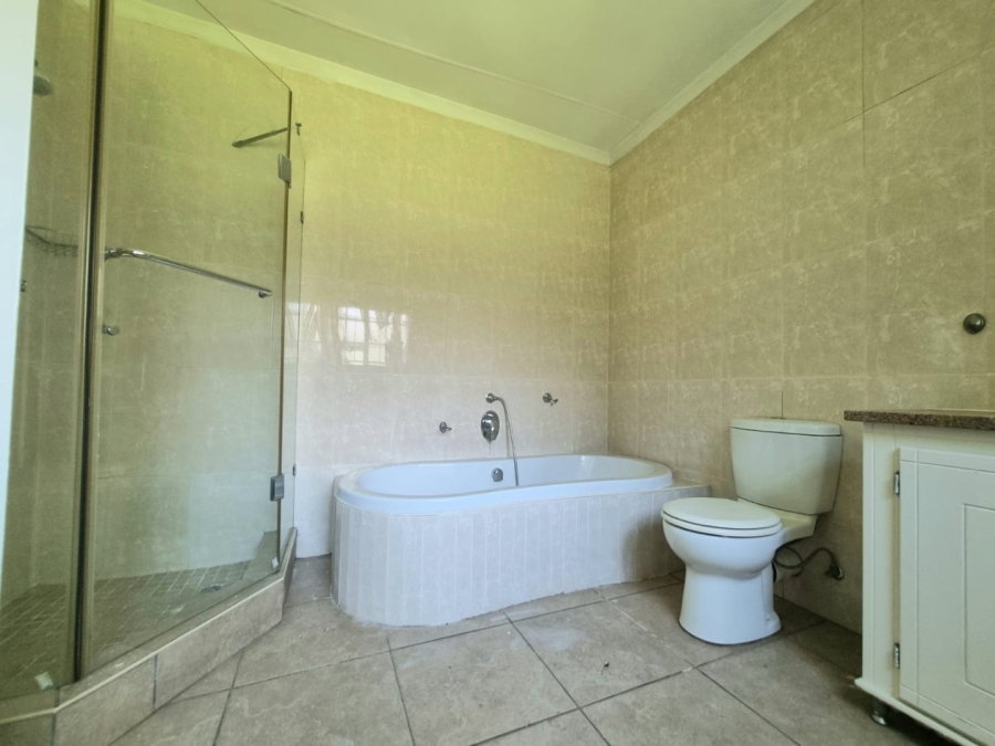 To Let 4 Bedroom Property for Rent in Saxonwold Gauteng