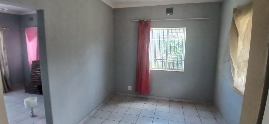 3 Bedroom Property for Sale in Linmeyer Gauteng