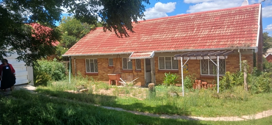 3 Bedroom Property for Sale in Linmeyer Gauteng