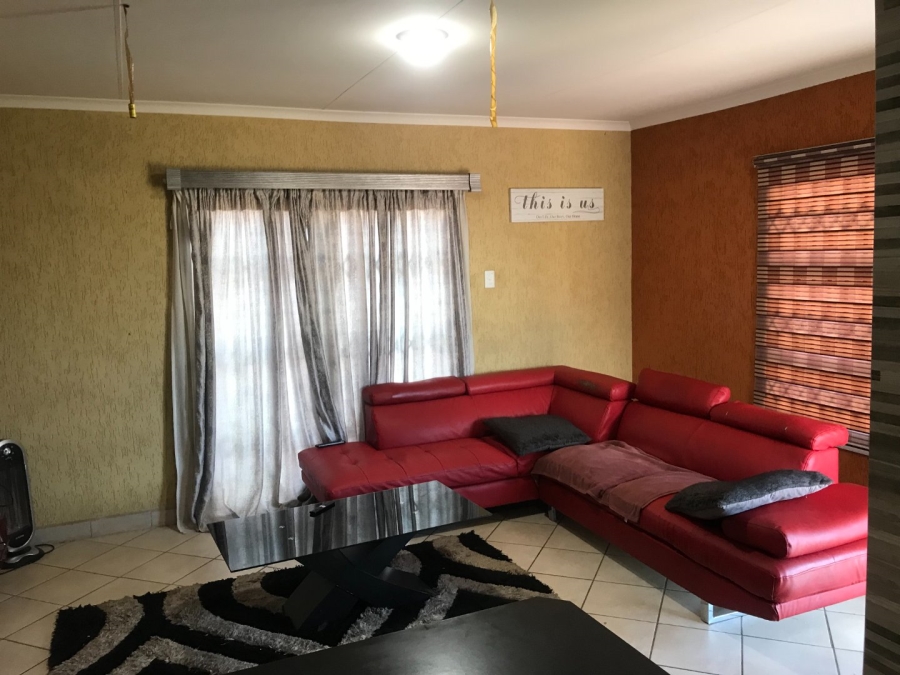 3 Bedroom Property for Sale in Azaadville Gardens Gauteng