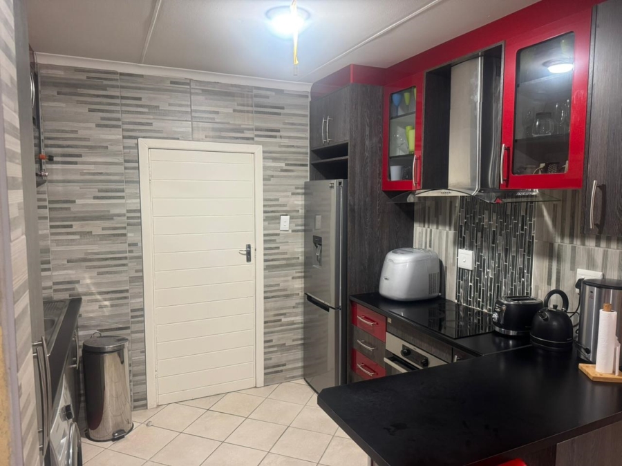 3 Bedroom Property for Sale in Azaadville Gardens Gauteng