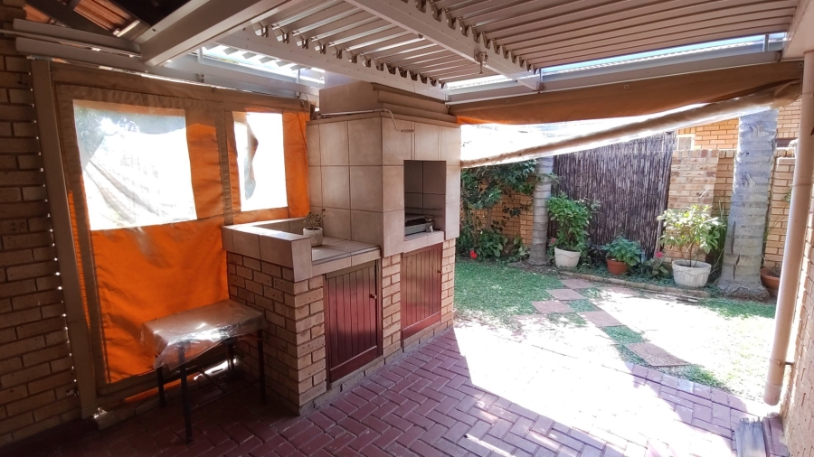 2 Bedroom Property for Sale in Sinoville Gauteng