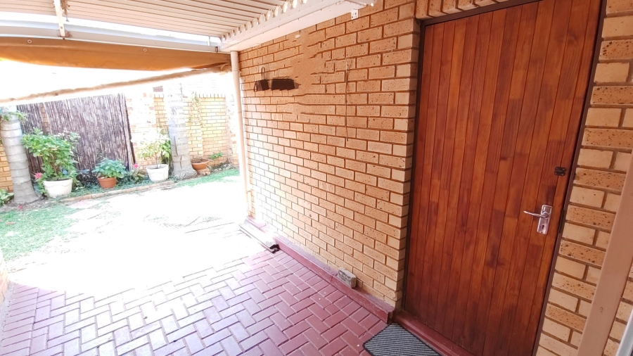 2 Bedroom Property for Sale in Sinoville Gauteng